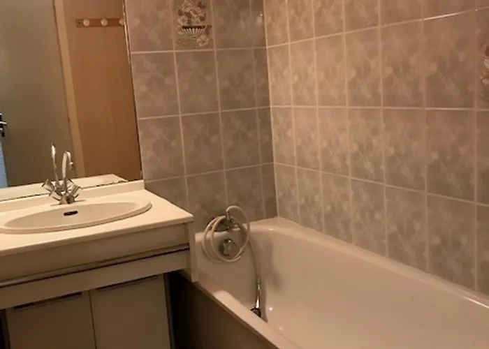 Holiday home Charmante Maisonnette 4 Pers. A 30m De La A - Fr-1-823-96